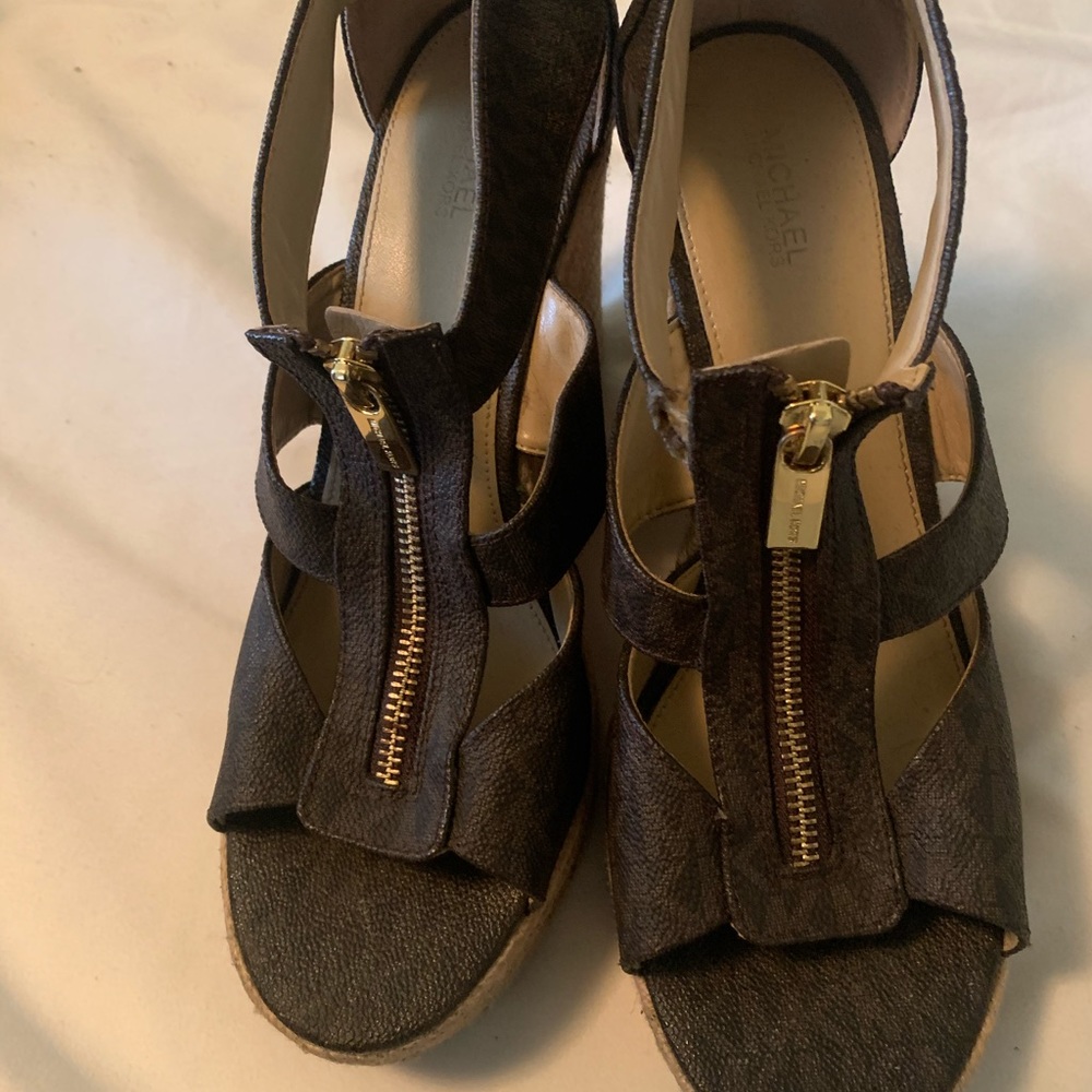 MK wedges